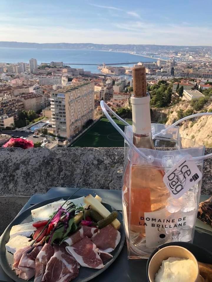 Superbe T3 Au Pieds De Notre Dame De La Garde Apartamento Marselha Exterior foto